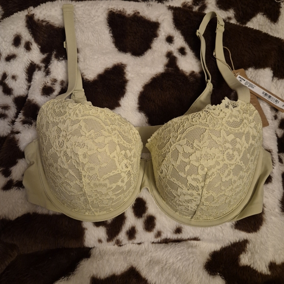 SKIMS Beige Lace Bra - Picture 2 of 3
